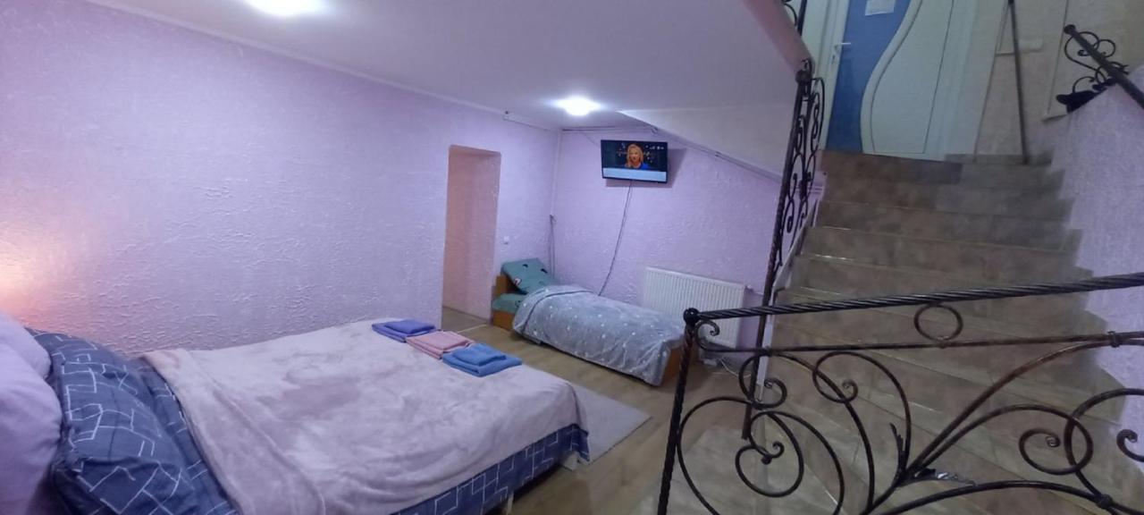 Двухярусная Квартира В Центре Мукачева, Улица Мира Mukacheve Luaran gambar