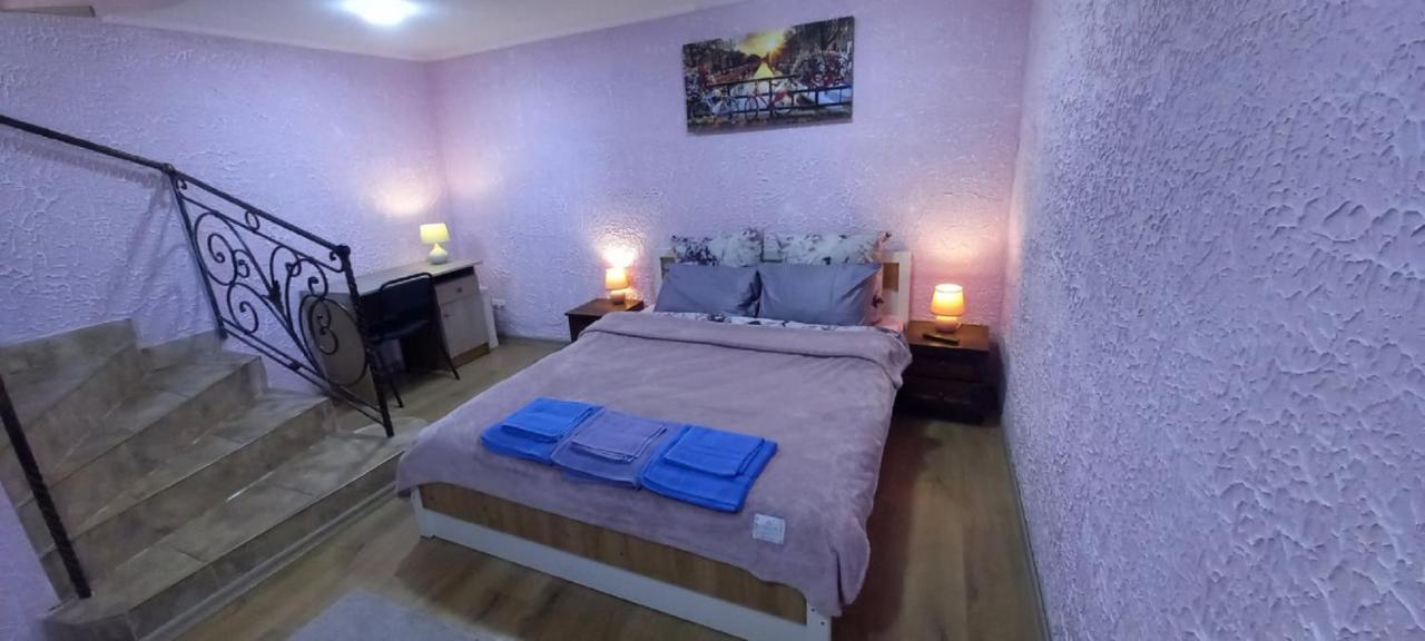 Двухярусная Квартира В Центре Мукачева, Улица Мира Mukacheve Luaran gambar